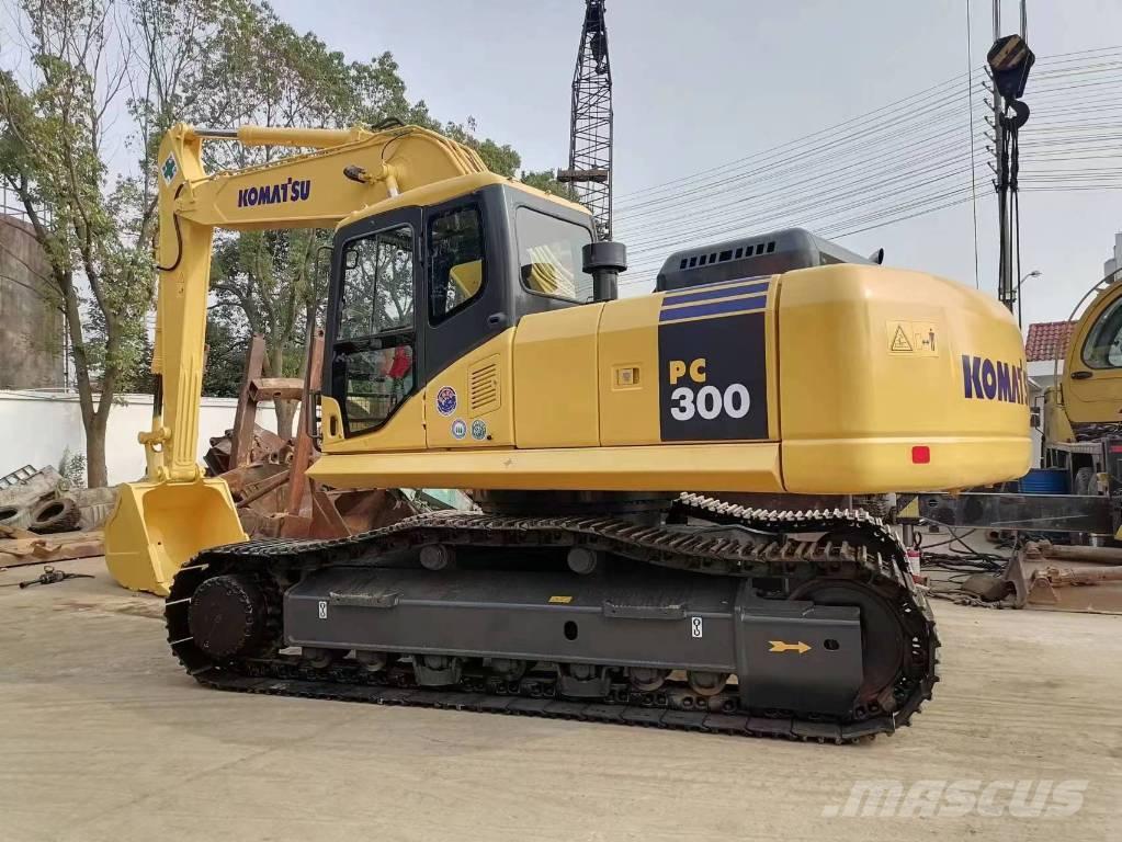 Komatsu PC 300 Crawler excavators