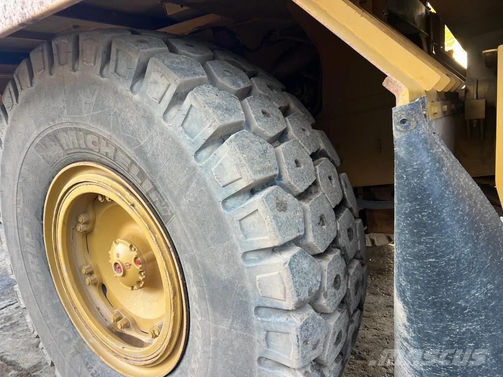 CAT 775 F Rigid dump trucks