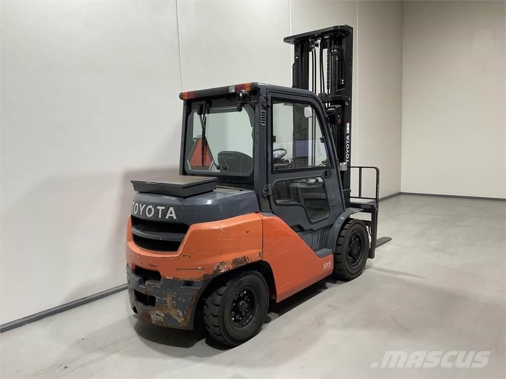 Toyota 40-8FD40N Diesel trucks