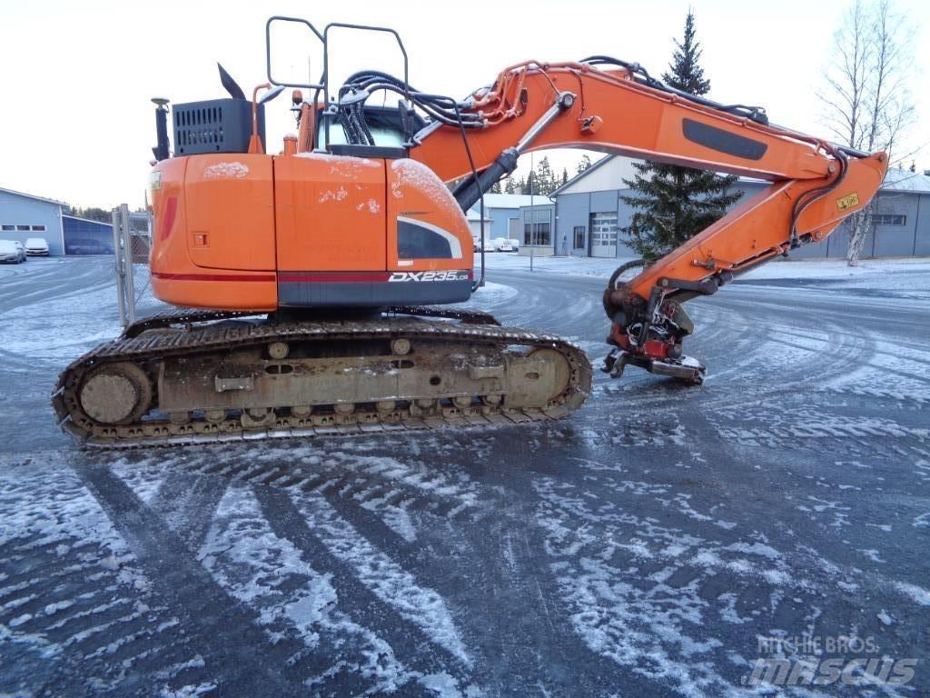 Doosan DX 235 Crawler excavators