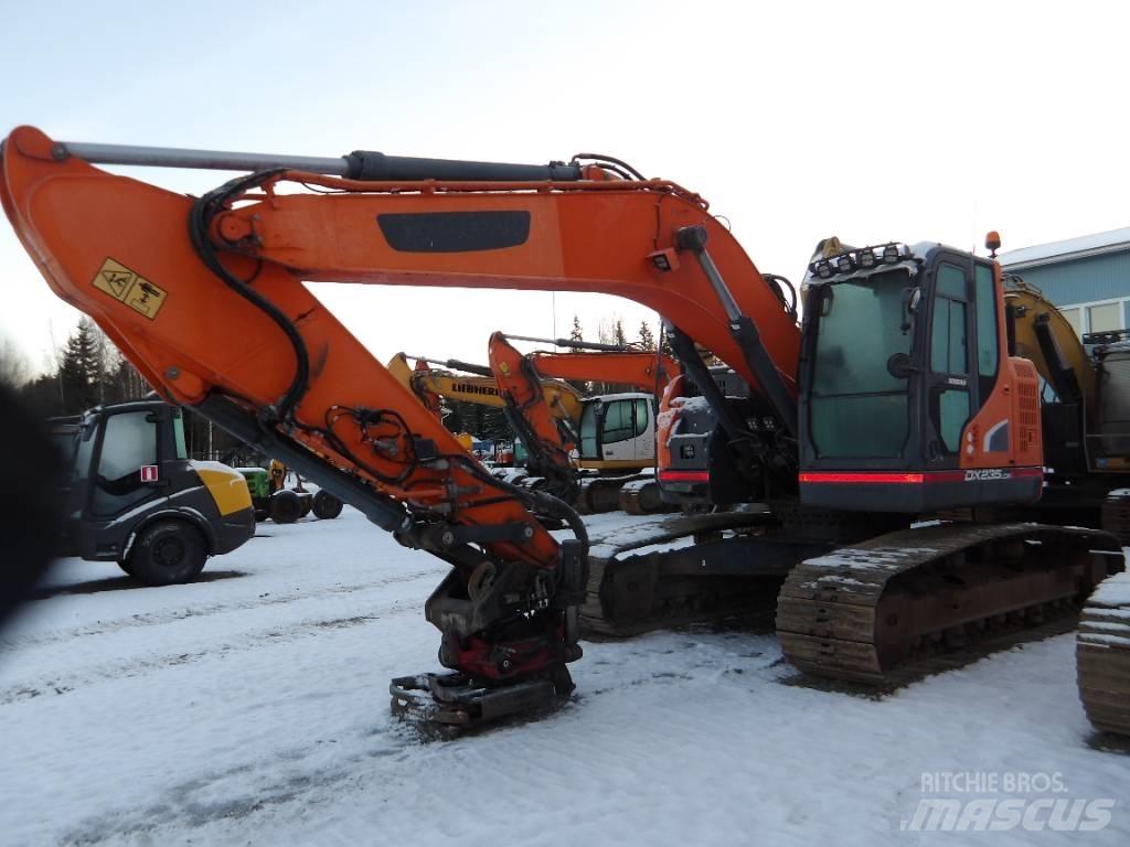 Doosan DX 235 Crawler excavators