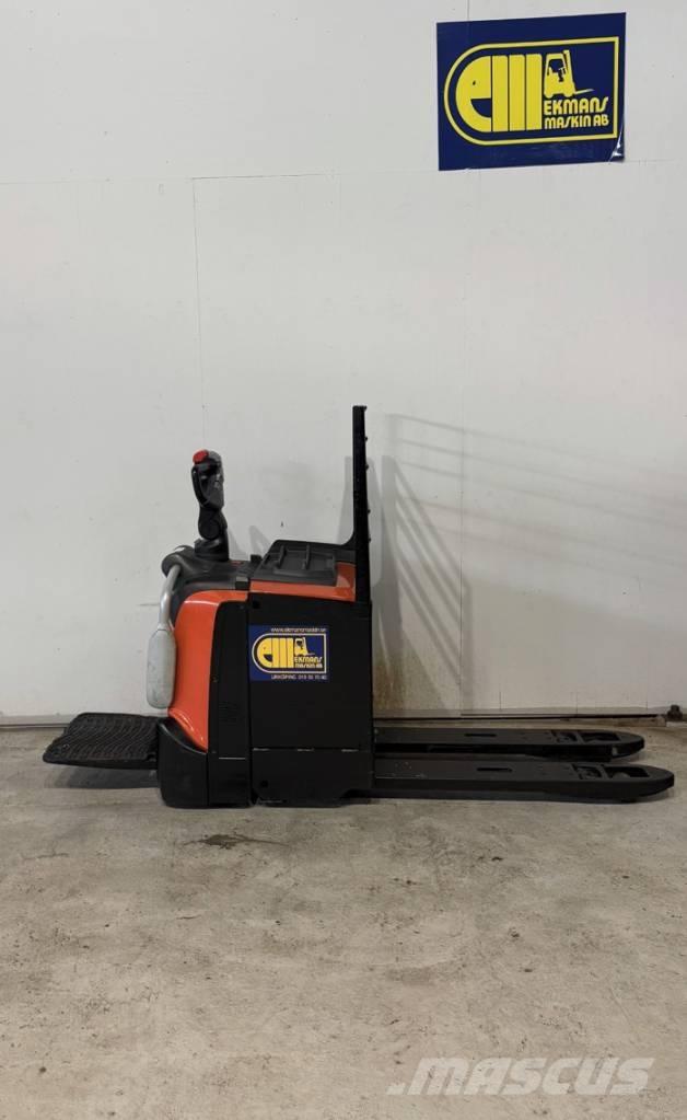 BT truck LPE 220 Low lift with platform