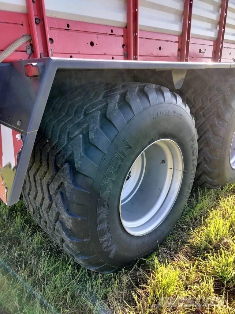 Pöttinger Torro 5700 Self-loading trailers
