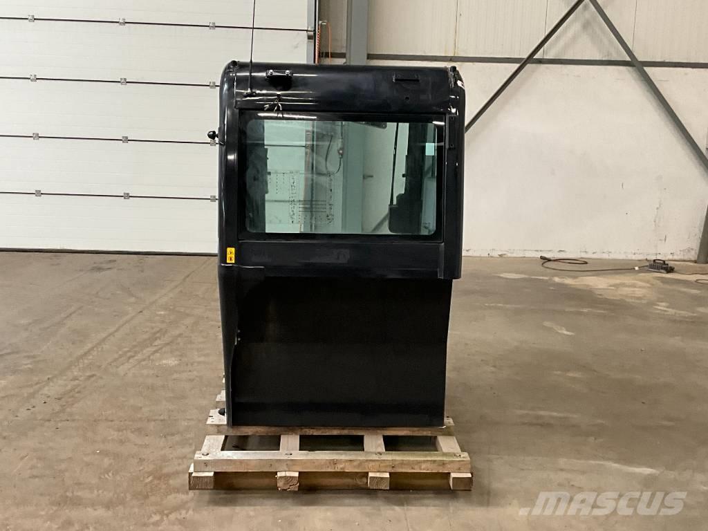 Kubota KX 080-4 A 2 Cabins and interior