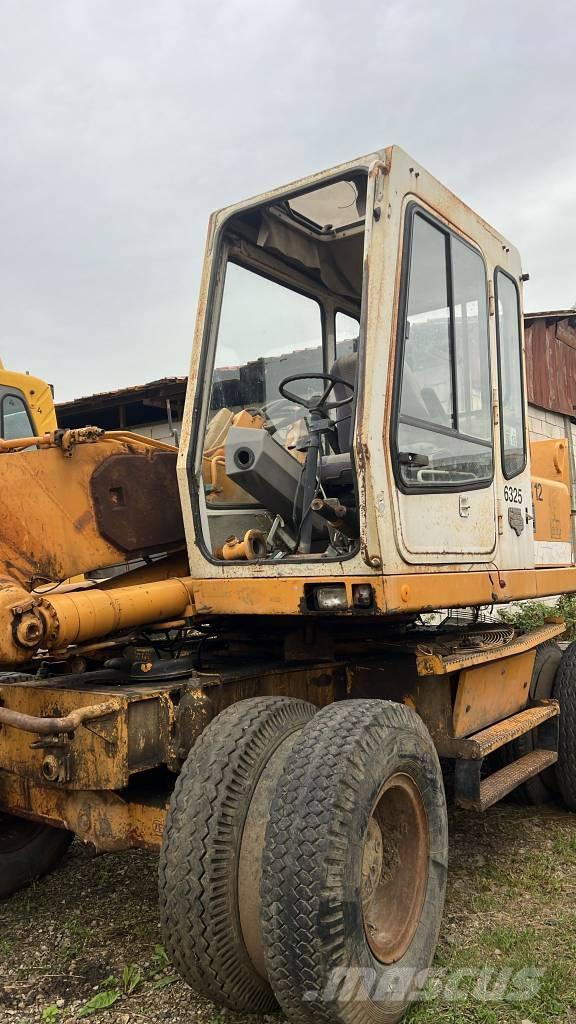 Liebherr 912 Chassis and suspension