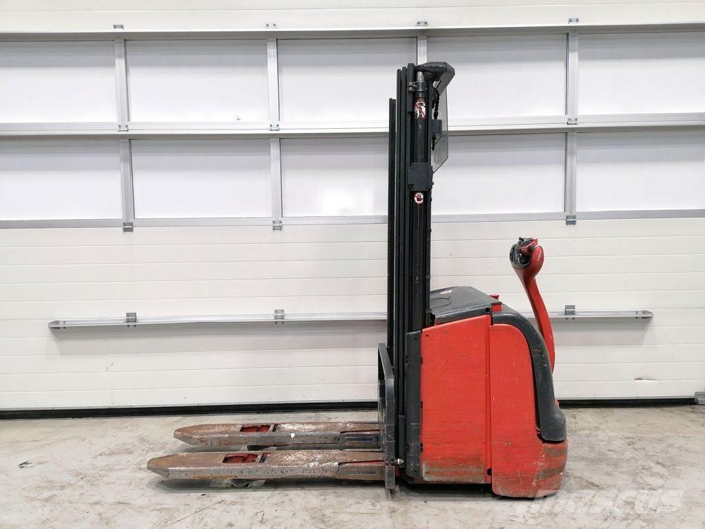 Linde L14 Pedestrian stacker