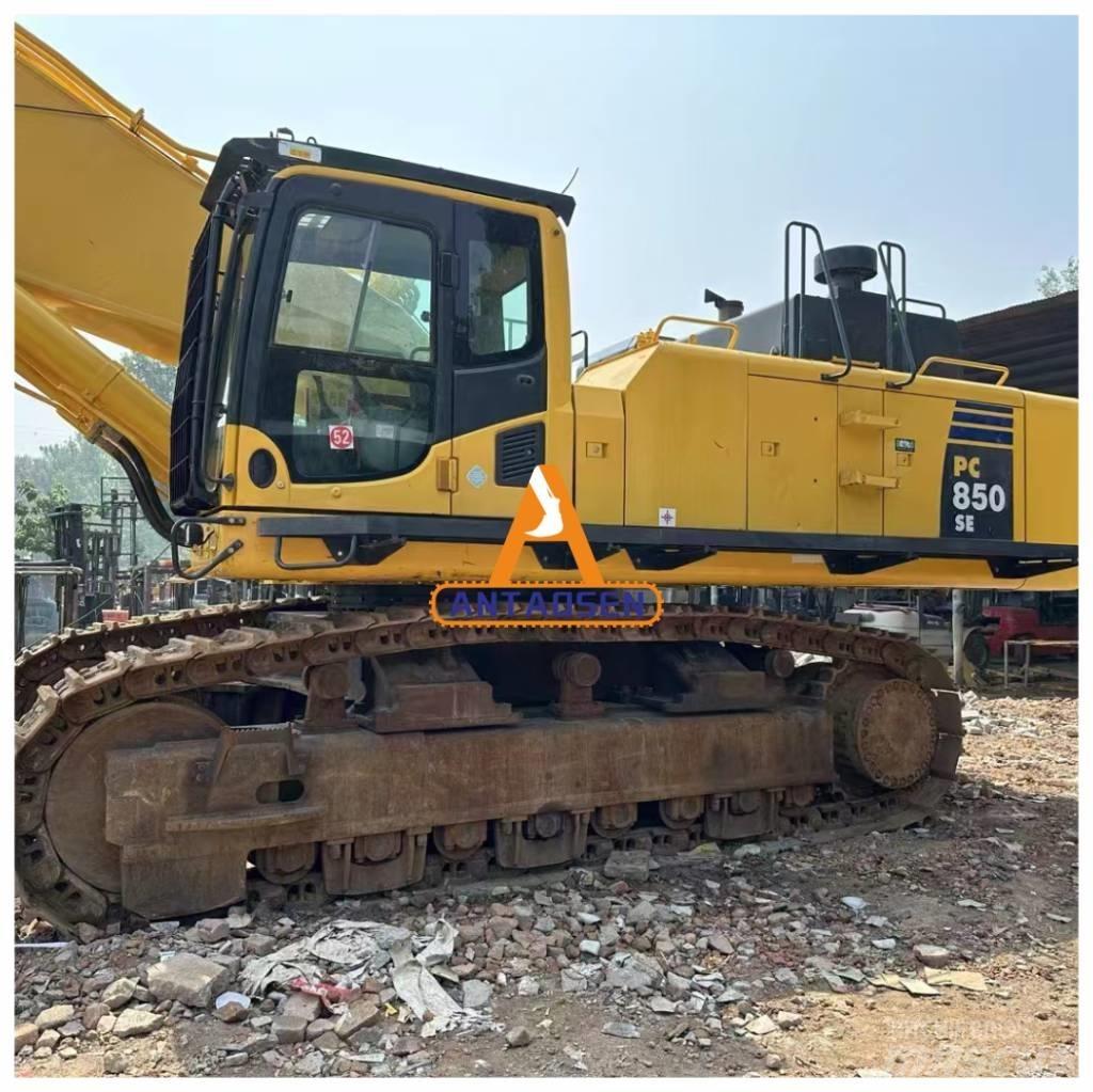 Komatsu PC 850SE Amphibious Excavators