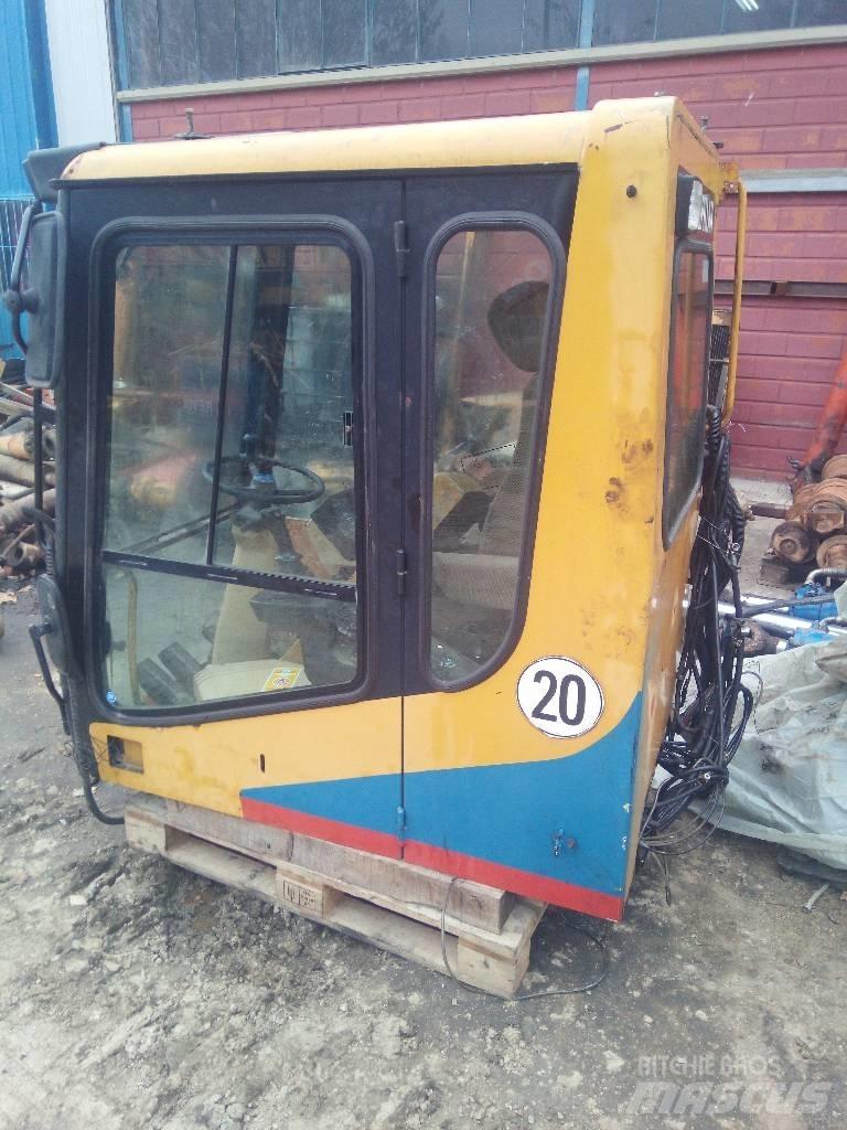 CAT M 320 Cabins and interior