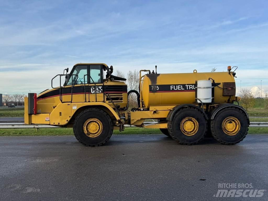 CAT 725 Fuel truck Tanker trucks