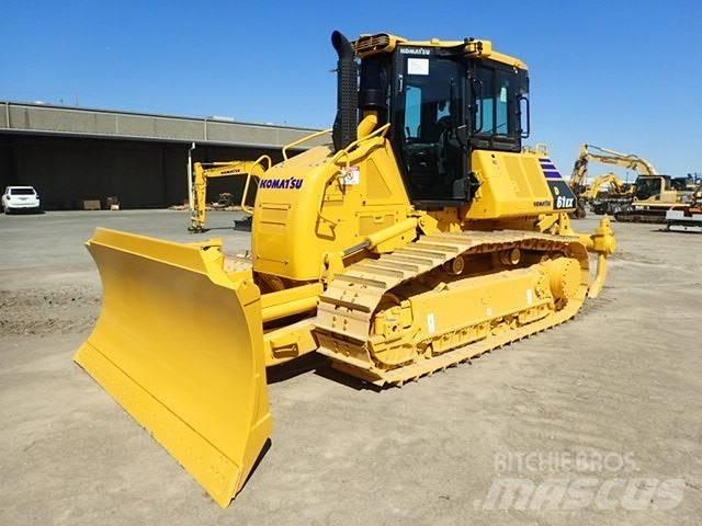 Komatsu D61EX-24 Crawler dozers