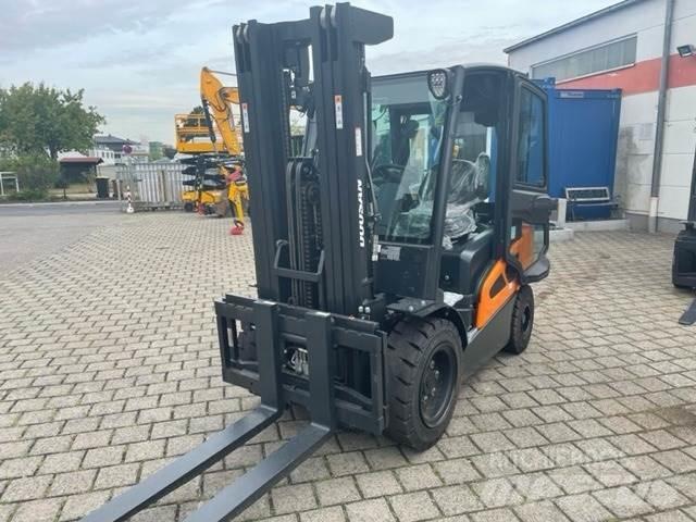 Doosan D35C-9 Diesel trucks