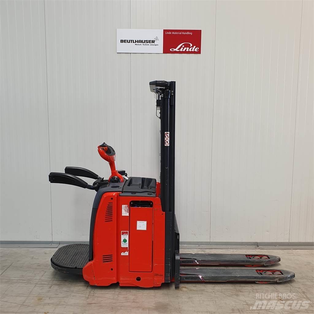 Linde D12AP Pedestrian stacker