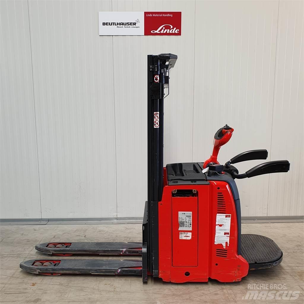 Linde D12AP Pedestrian stacker