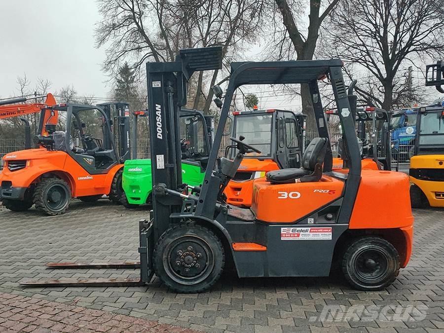 Doosan D30G Diesel trucks