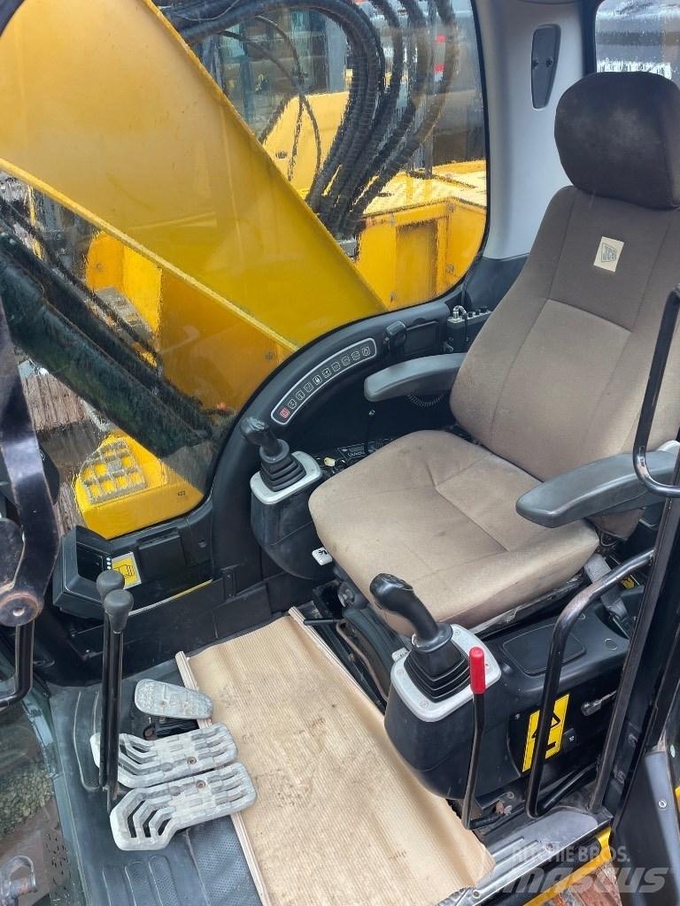 JCB JZ140LC Crawler excavators