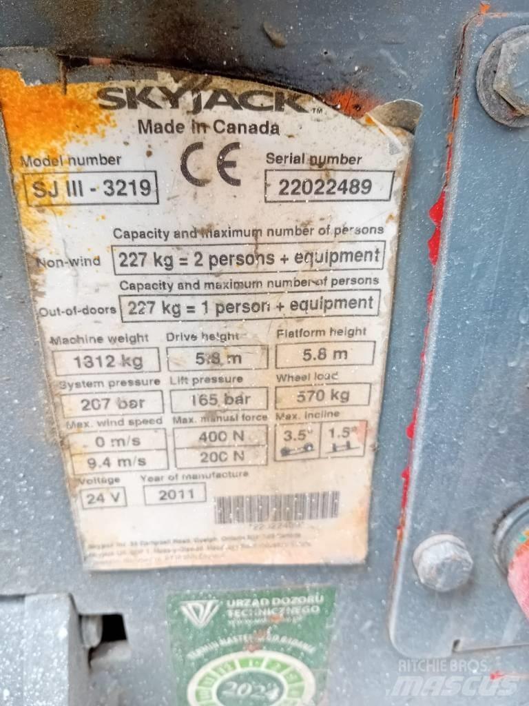 SkyJack 3219 SJ Scissor lifts
