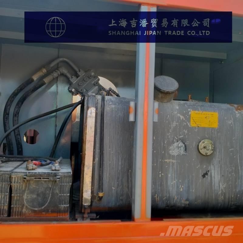 Hitachi KH 150-3 Track mounted cranes