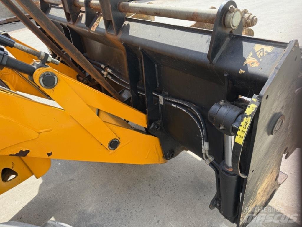 JCB 3 CX Backhoe