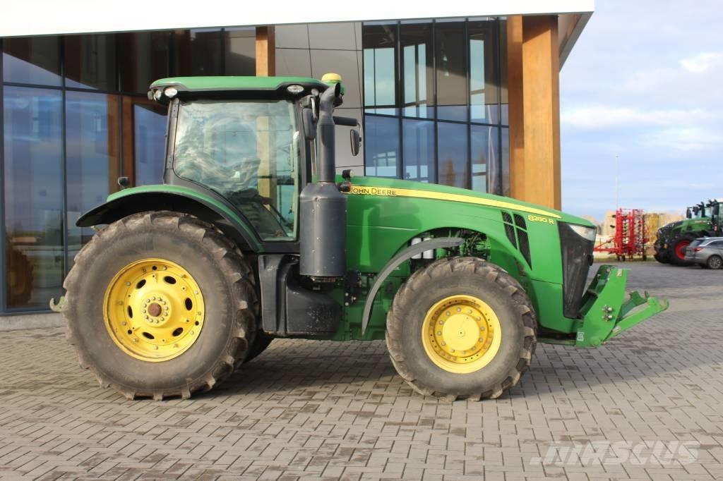 John Deere 8260 R Tractors