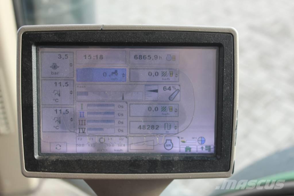 John Deere 8260 R Tractors