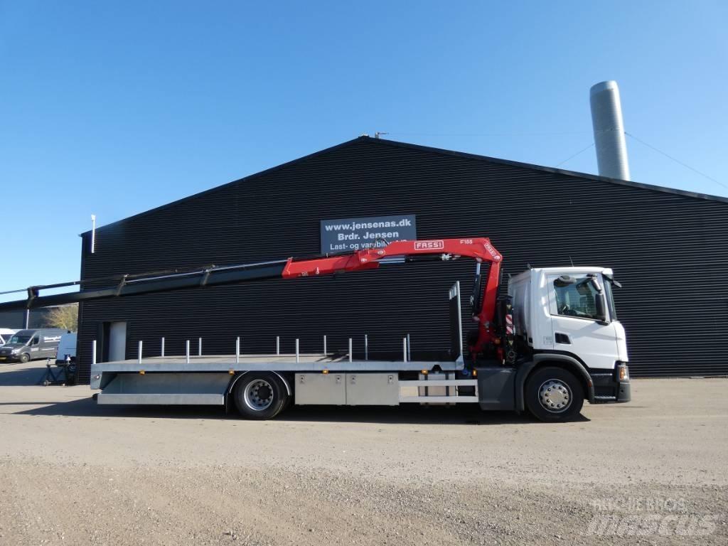 Scania P 220 Truck mounted cranes