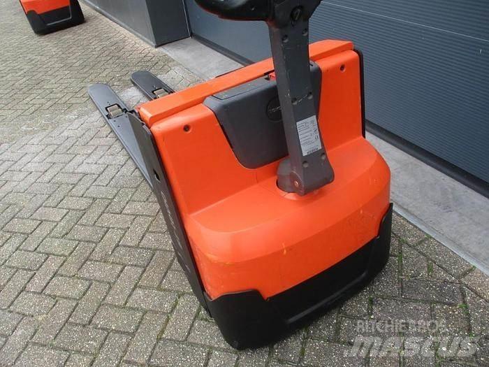 Toyota LWE 250 Low lifter