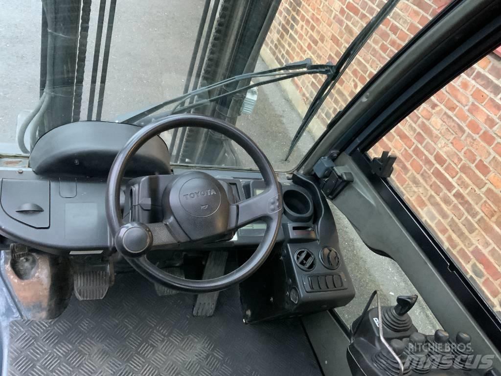 Toyota 02-8 FD F 30 Diesel trucks