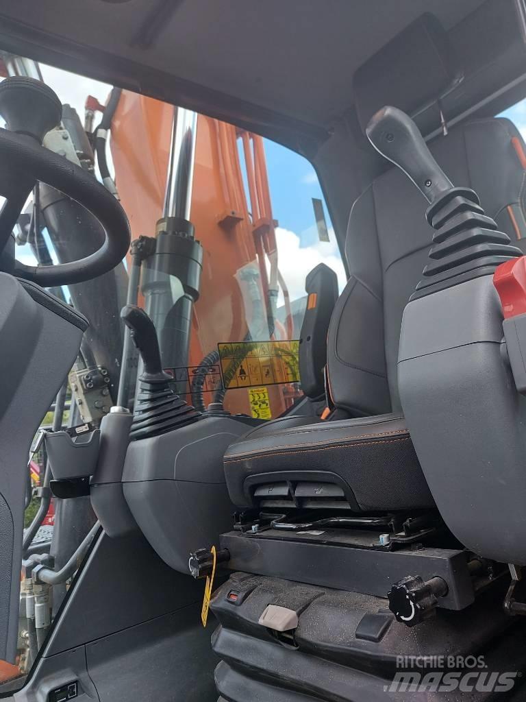 Develon DX 170 W-7 Wheeled excavators