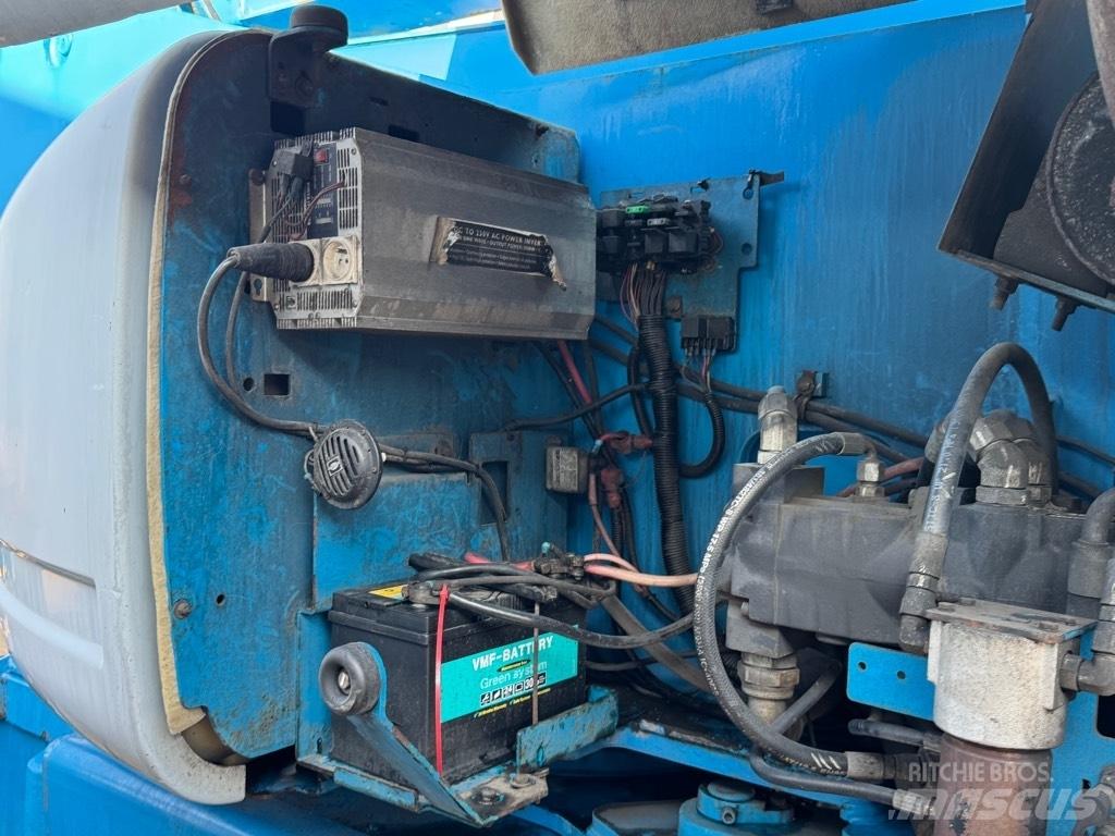 Genie 135/70 Articulated boom lifts