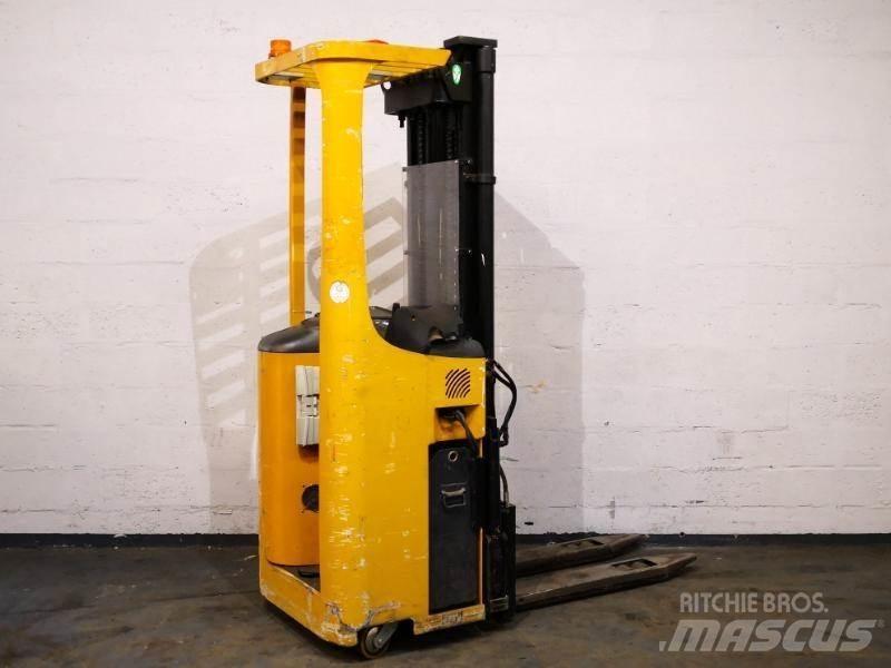 CAT NSR16K Self propelled stackers