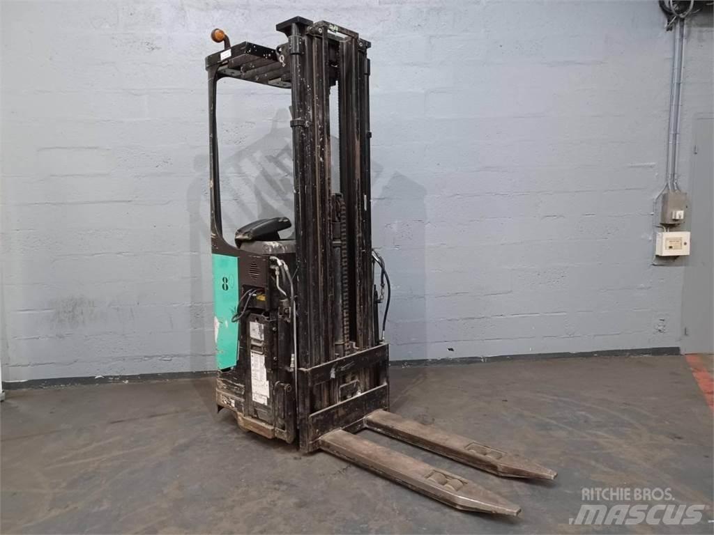 CAT NSR16N Self propelled stackers