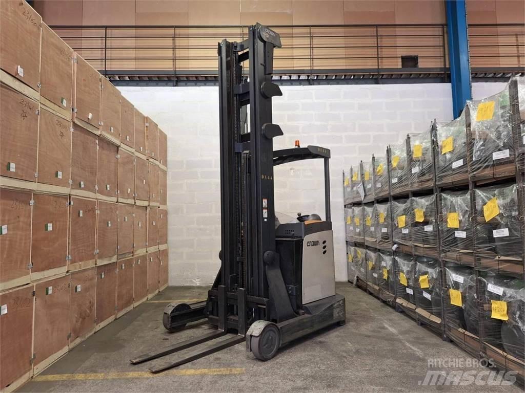 Crown ESR 5260 Reach truck