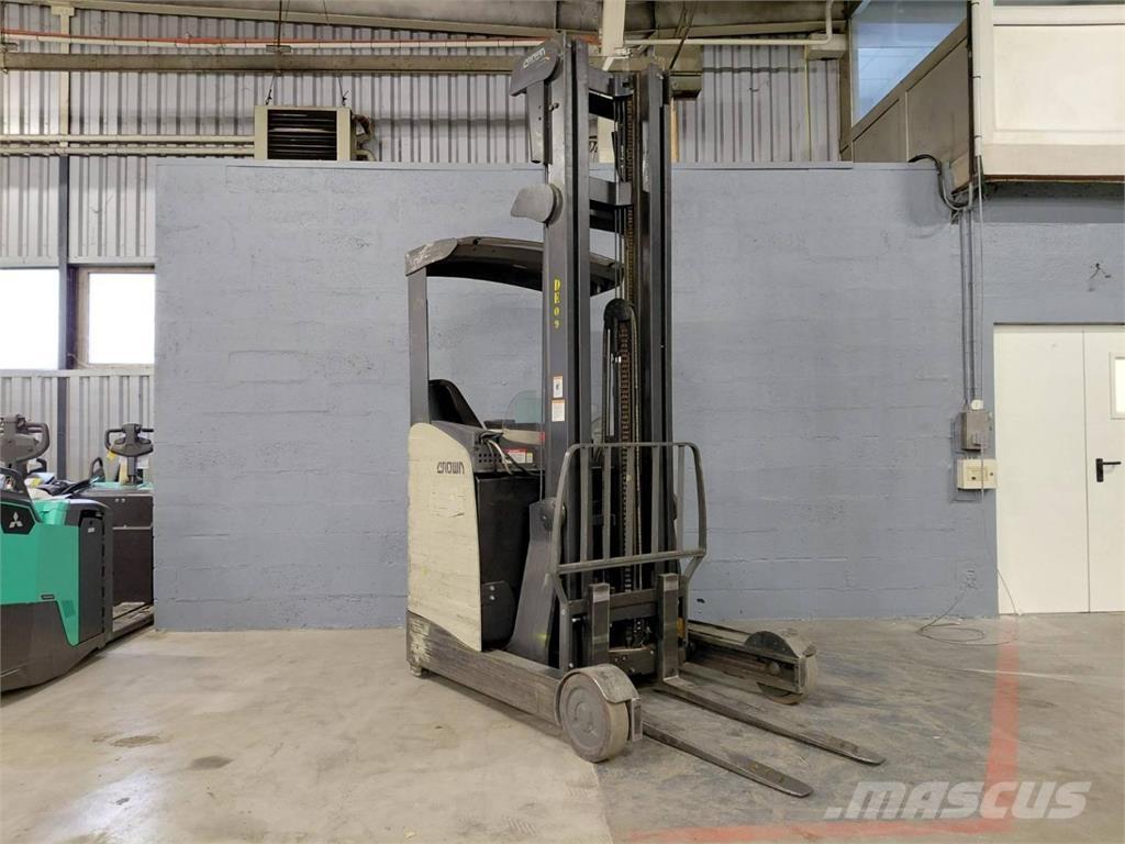 Crown ESR 5260 Reach truck
