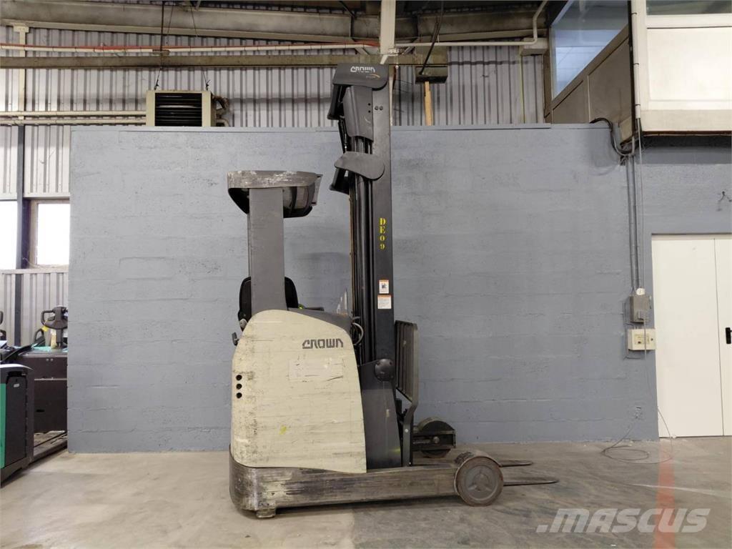 Crown ESR 5260 Reach truck