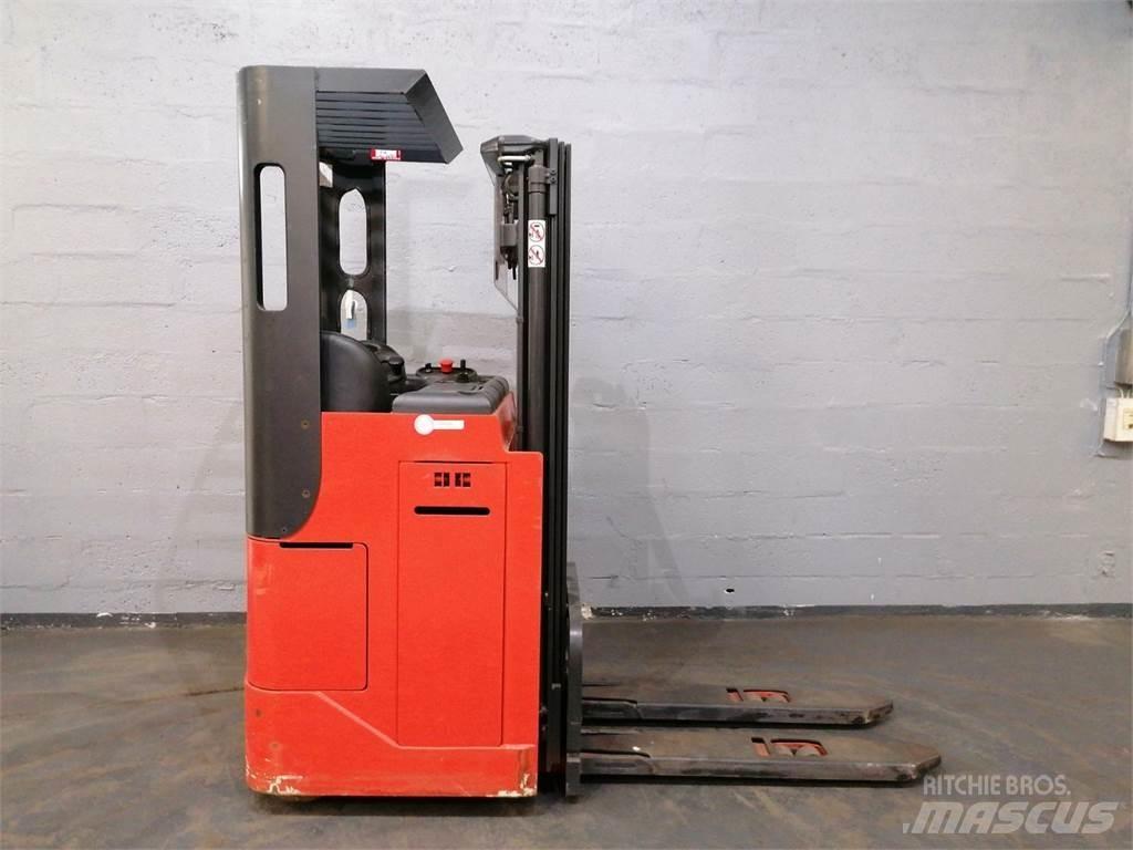 Fenwick L12 Self propelled stackers