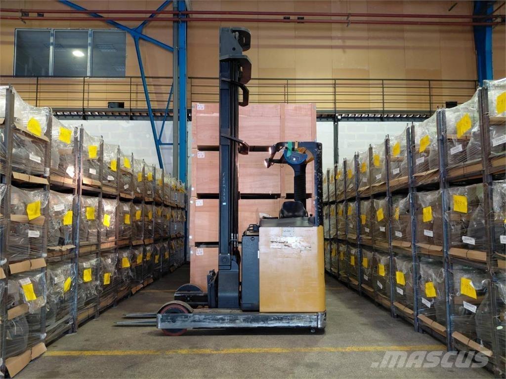 Hyster HYR2.0 Reach truck