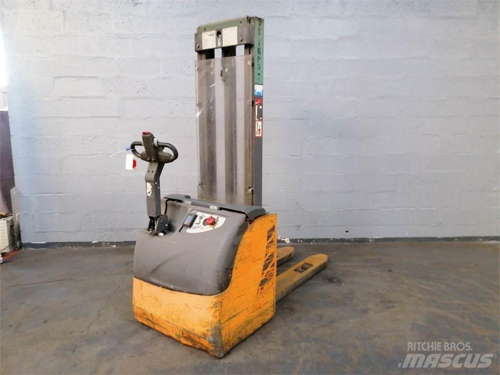 OMG LOGOS AC Pedestrian stacker