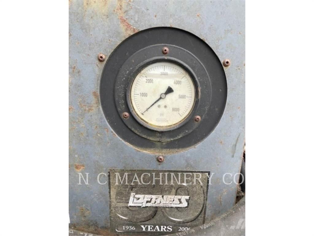  73AXH427 Skid steer loaders