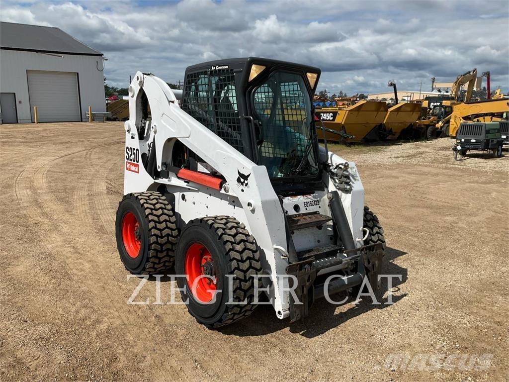 Bobcat S250 Skid steer loaders