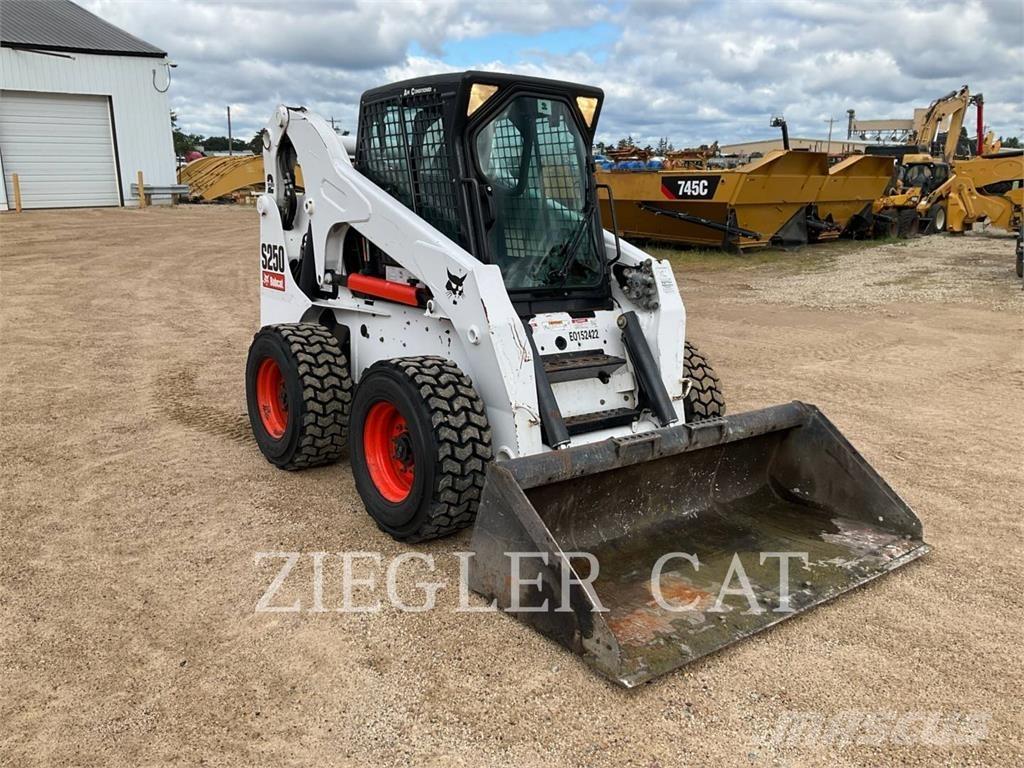 Bobcat S250 Skid steer loaders