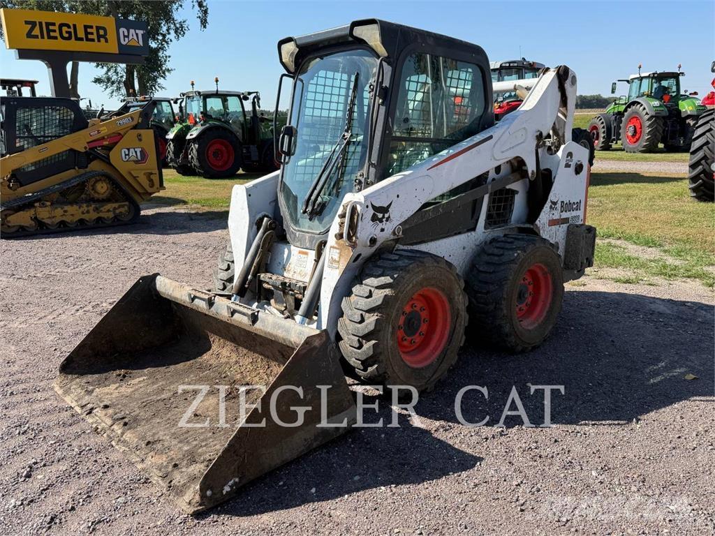 Bobcat S590 Skid steer loaders