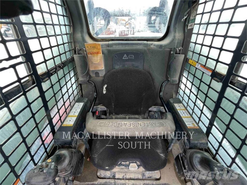 Bobcat T740 Crawler loaders