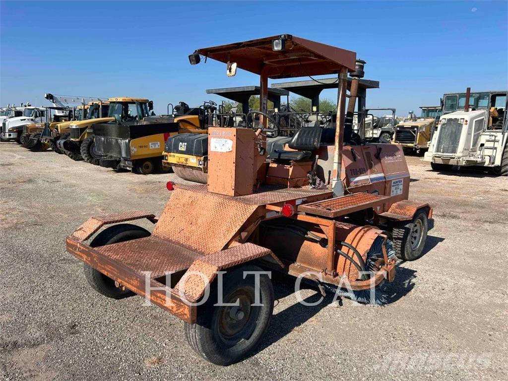 Broce RJ350 Sweepers