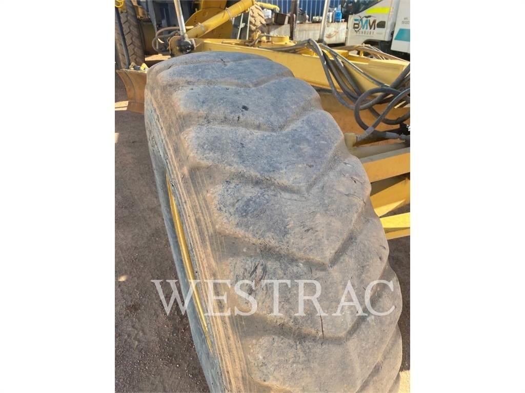 CAT 12M Graders