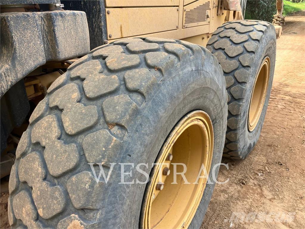CAT 12M Graders