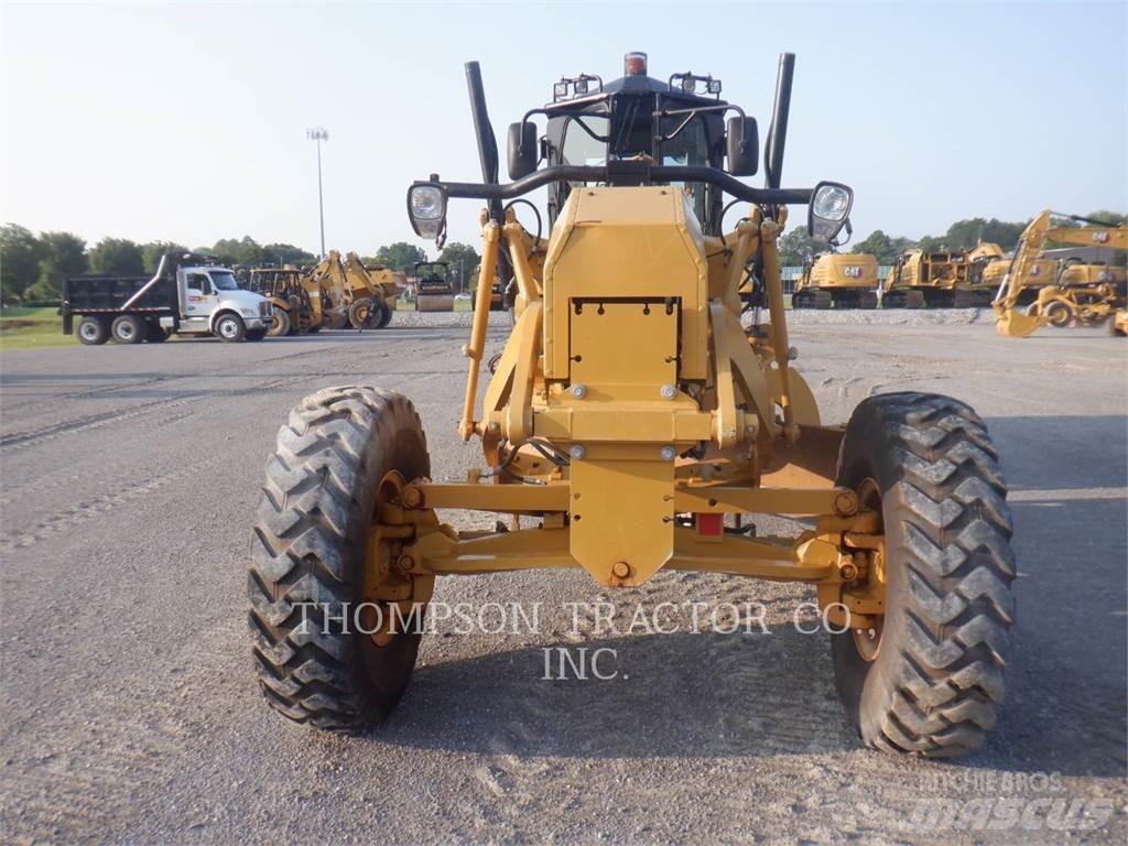 CAT 140 Graders