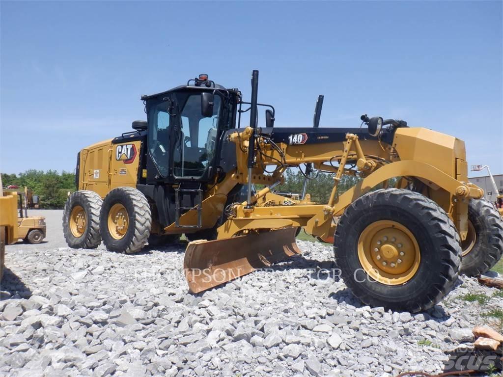 CAT 140 Graders