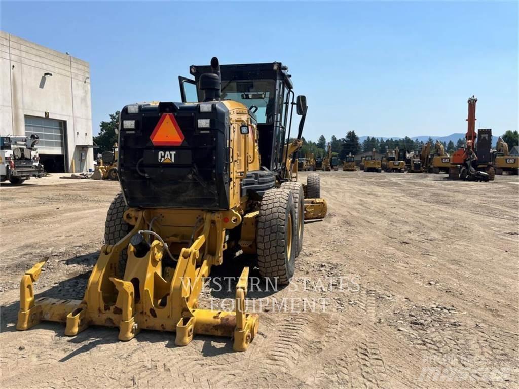 CAT 140 Graders