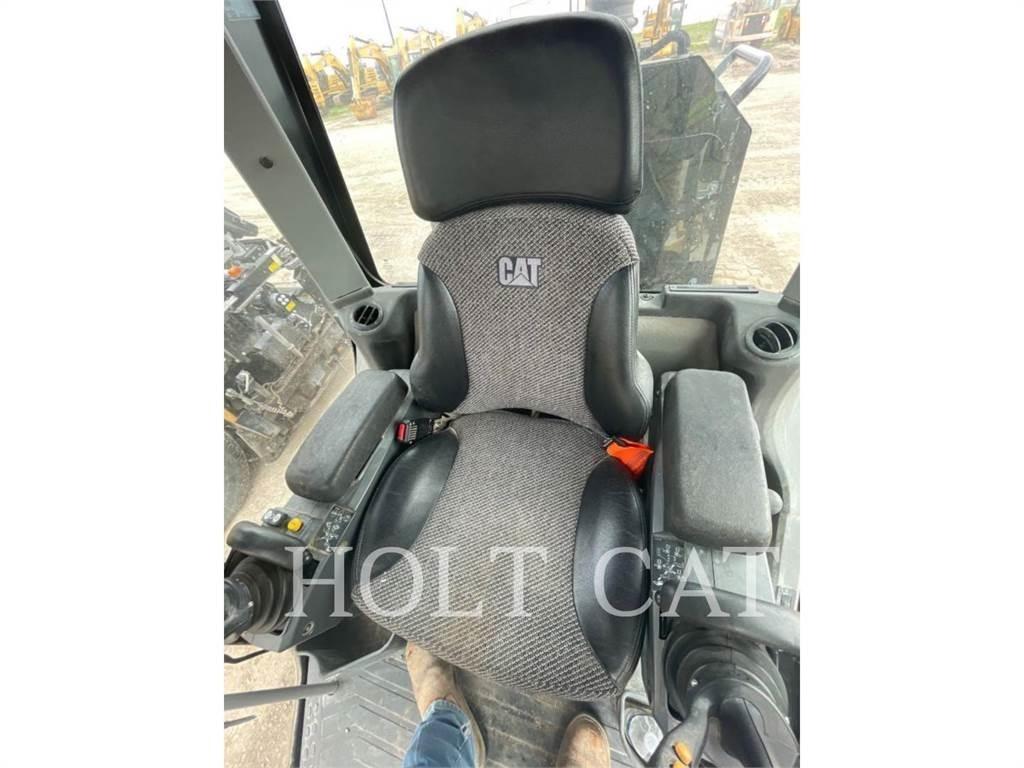 CAT 140 JOY3 Graders