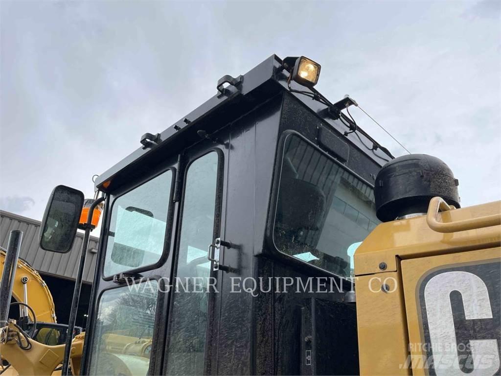 CAT 140GC Graders